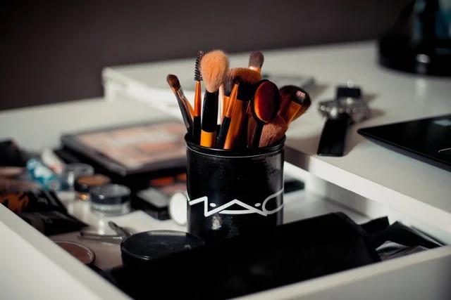 Cómo perfeccionar el maquillaje con la base y los toques de estilo coreanos