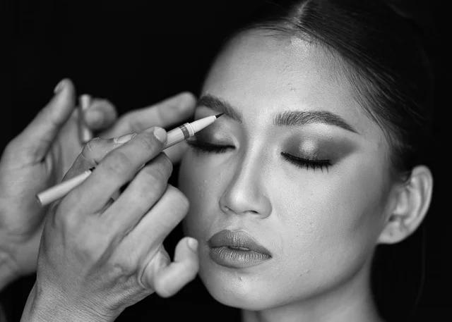Técnicas coreanas de base y puntos de maquillaje para un acabado perfecto