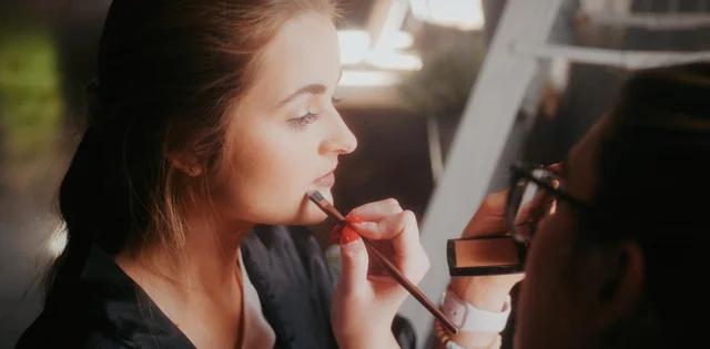 Técnicas coreanas de base y puntos clave para un maquillaje impecable