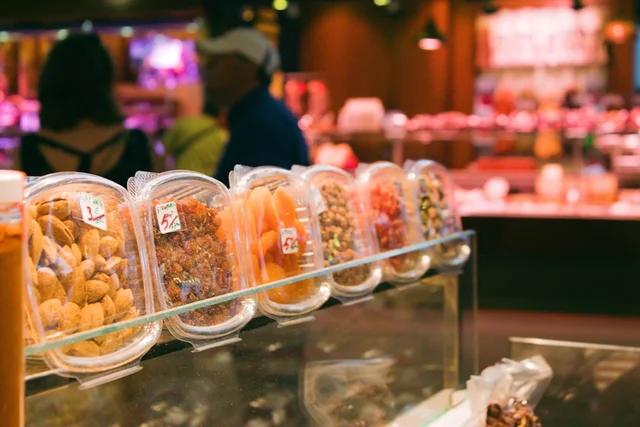 Guía de uso de las tiendas de conveniencia en Corea: Desde comida K hasta servicios