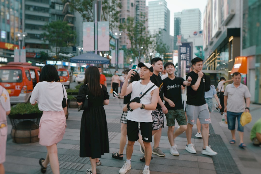 K-pop 周边及时尚单品 K-pop 周边及时尚单品